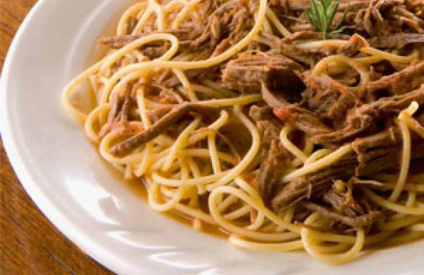 espaguetis con carne desmechada - Cómo se dice carne mechada o carne desmechada