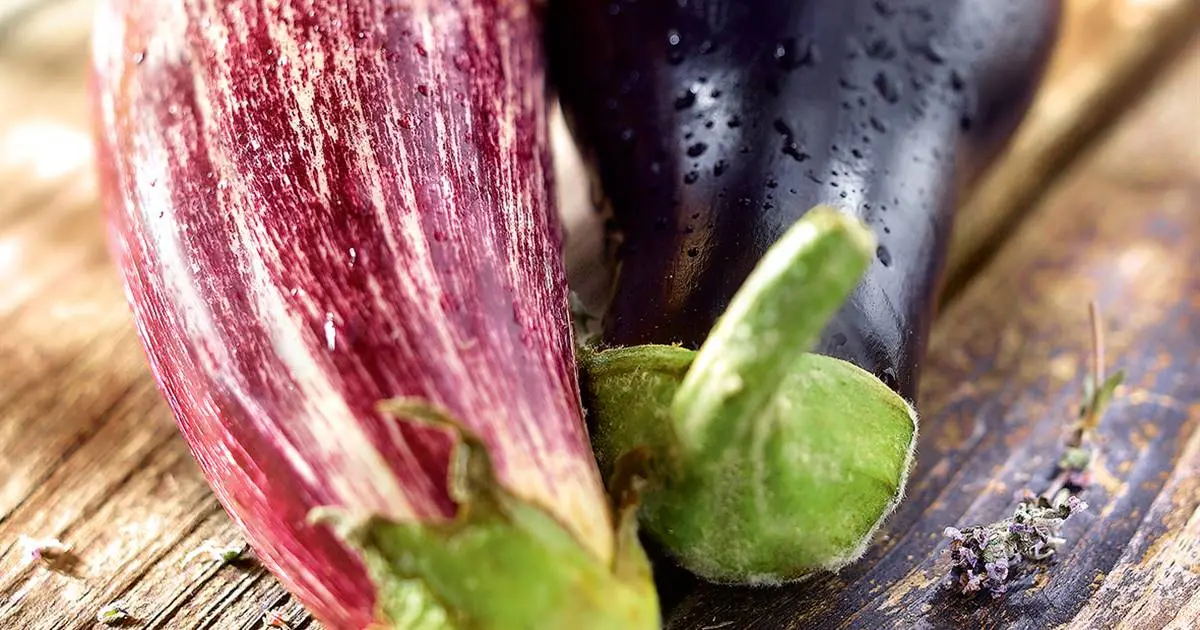 calorias berenjena rellena de carne - Cuántas calorías tiene una berenjena entera