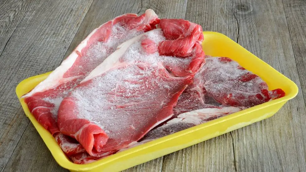 cuanto tarda en descongelarse la carne - Cuánto tiempo antes hay que sacar la carne del congelador