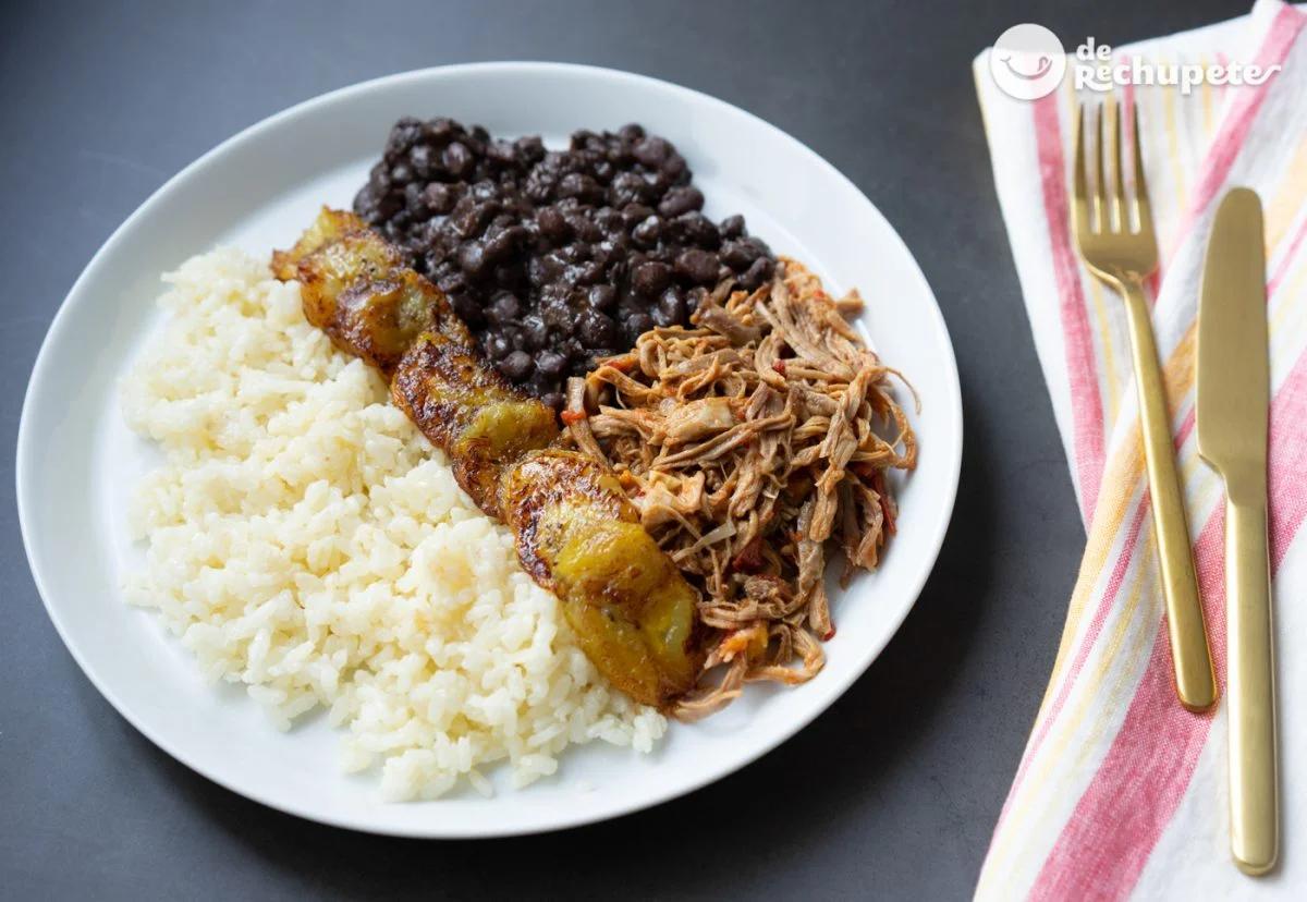 caraotas con carne mechada - Qué es el pabellón venezolano