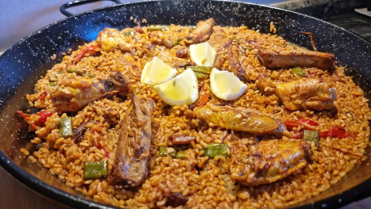 como hacer una paella de carne paso a paso - Qué hay que hacer para que no se pegue el arroz en la paella