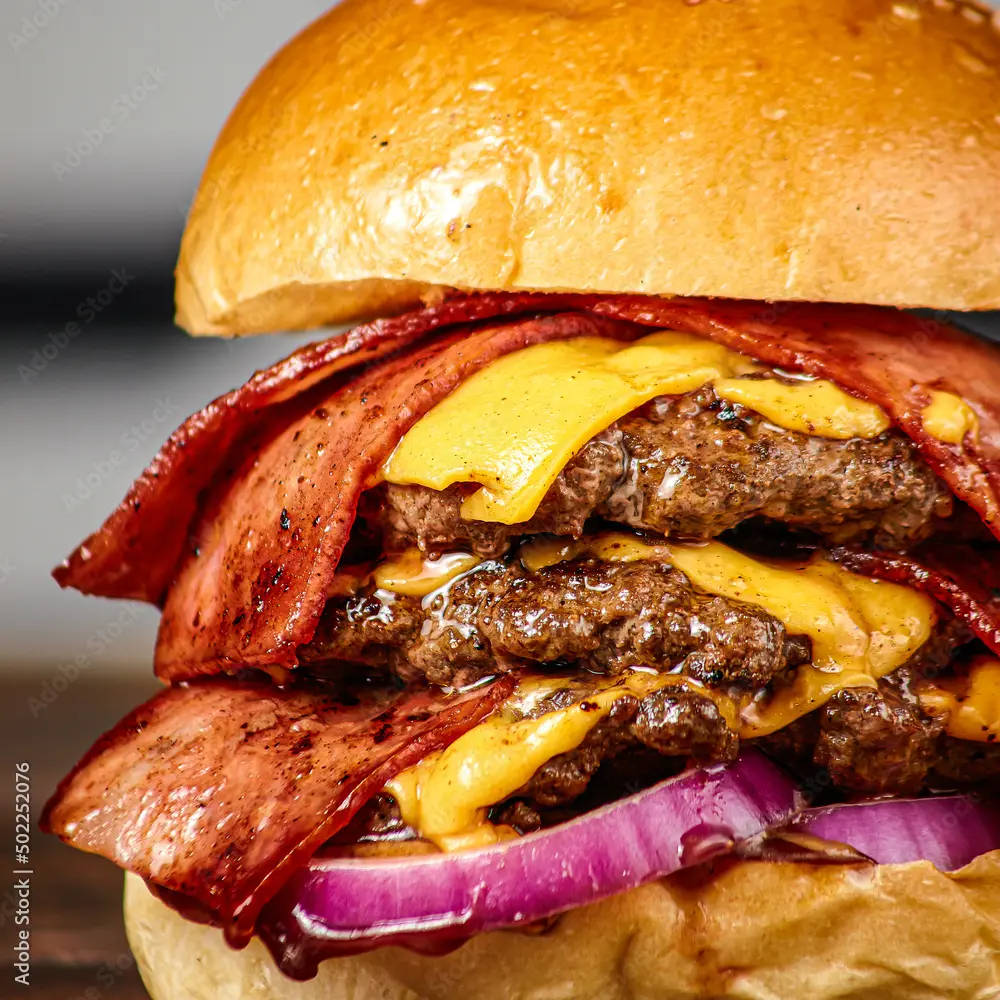 hamburguesa triple carne - Qué lleva la triple cheeseburger