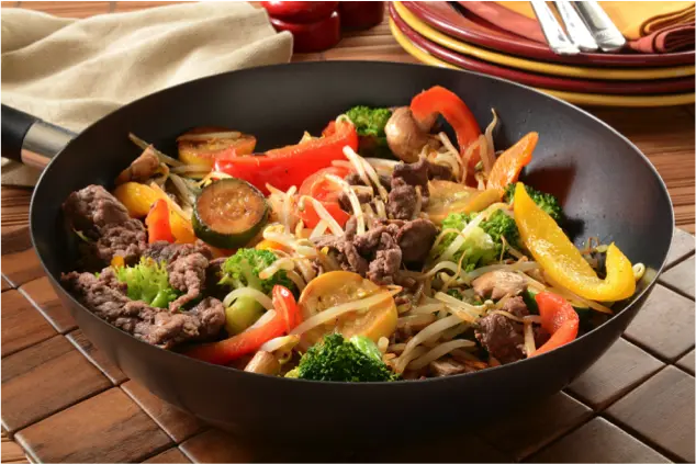 carne con verduras al wok - Qué se puede comer en un wok